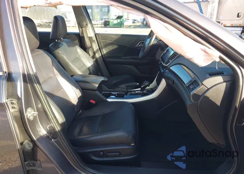 2017 Honda Accord Ex-L V6 z USA, uszkodzony, nr VIN 1HGCR3F8XHA034133